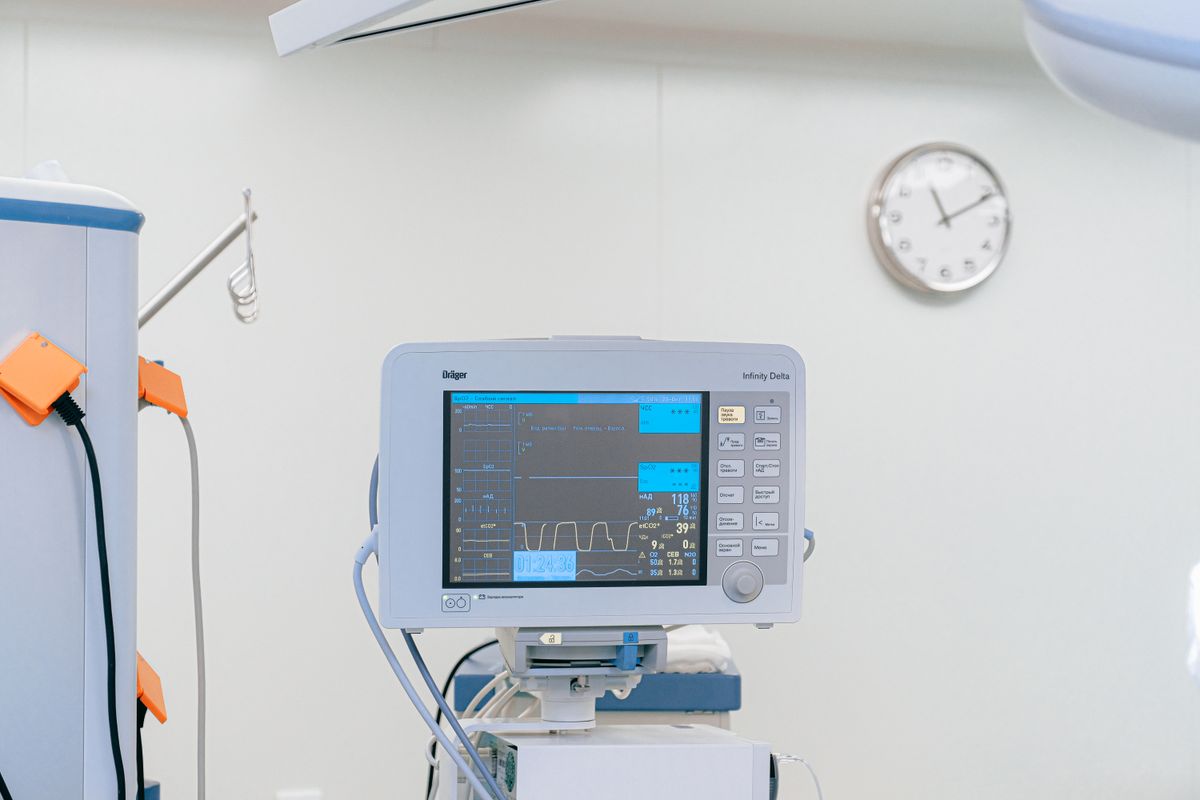 Équipement biomédical dans un environnement hospitalier